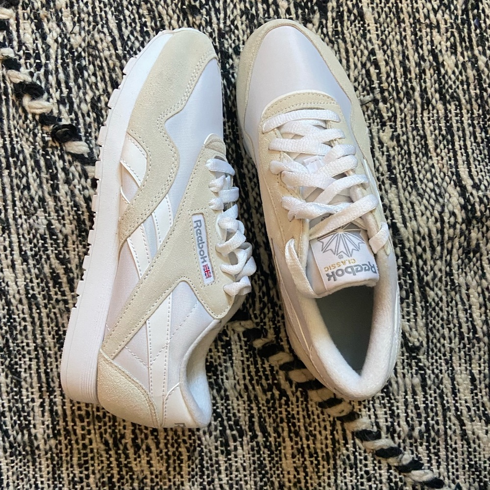 Reebok Heritage White and Tan Sneakers NEVER WORN